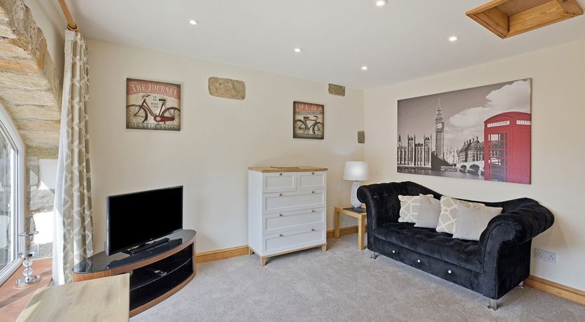 Photo of Tom's Cabin