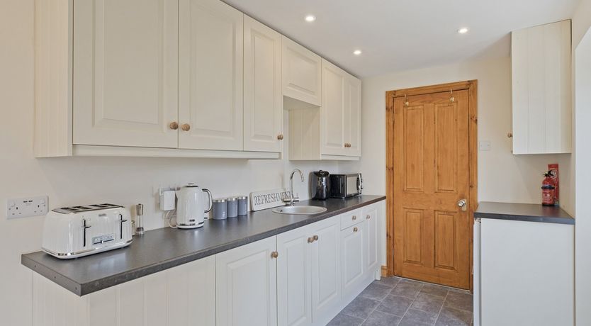 Photo of Tom's Cabin