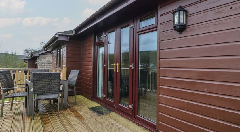 Photo of Chalet Log Cabin L12