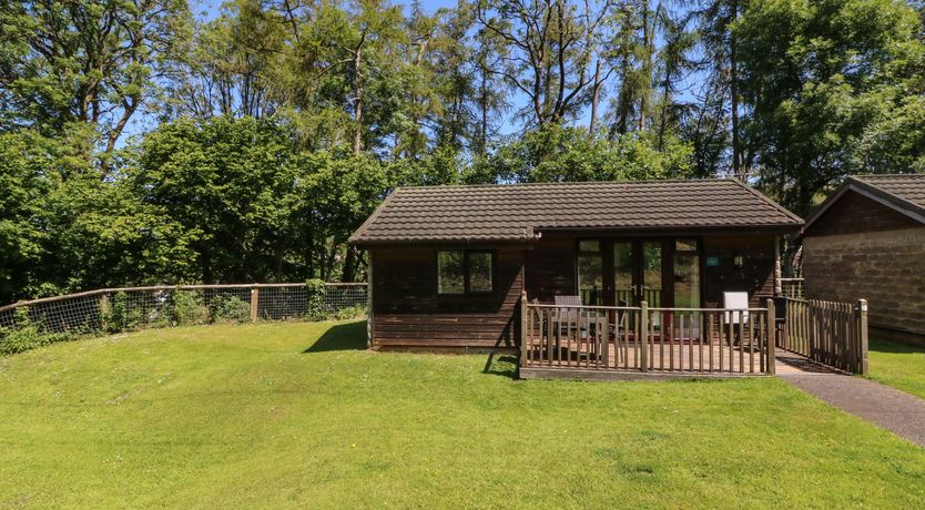 Photo of Chalet Log Cabin L6
