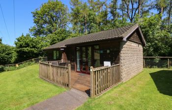 Chalet Log Cabin L6 Holiday Cottage