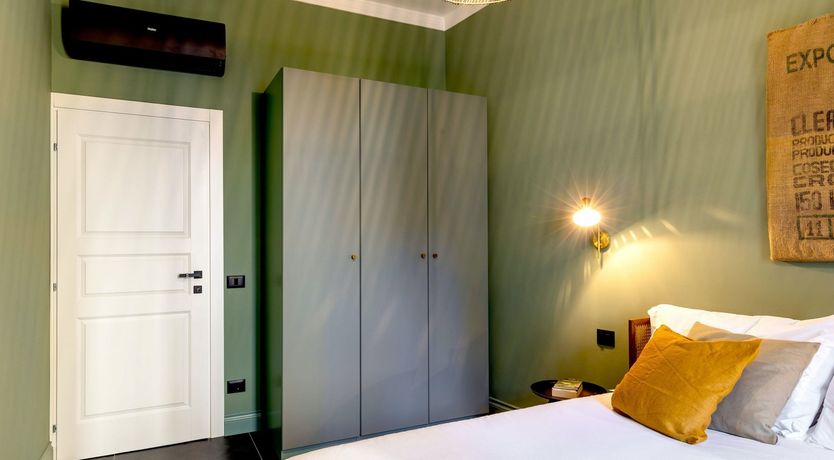 Photo of The Symmetry