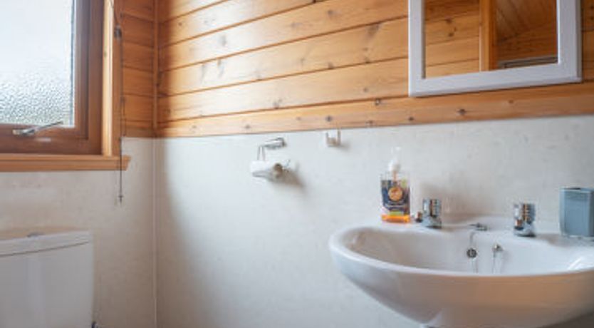 Photo of Loch Leven Lodge 10