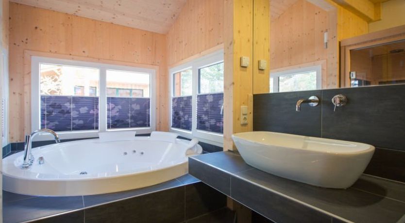 Photo of #37 mit IR-Sauna und Sprudelbad Innen Apartment 32