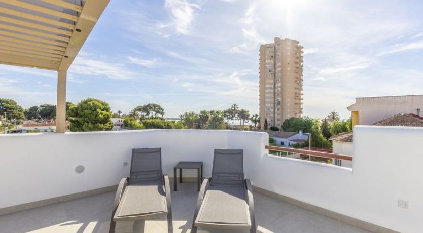 Photo of Tropical Beach Penthouse