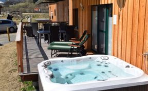 Photo of Superior # 15 mit IR-Sauna & Sprudelbad Apartment 3