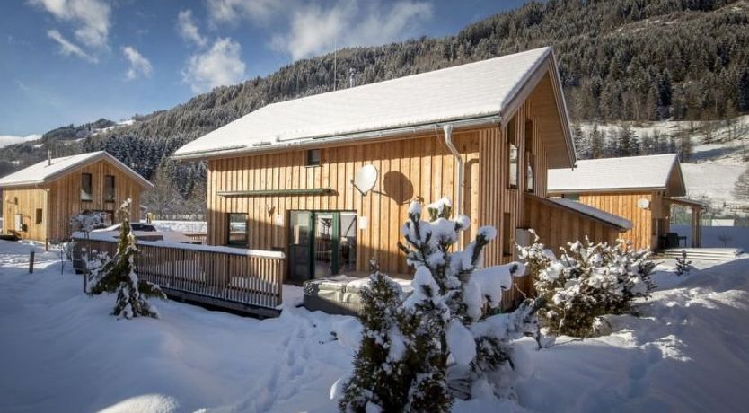 Photo of Superior # 15 mit IR-Sauna & Sprudelbad Apartment 3