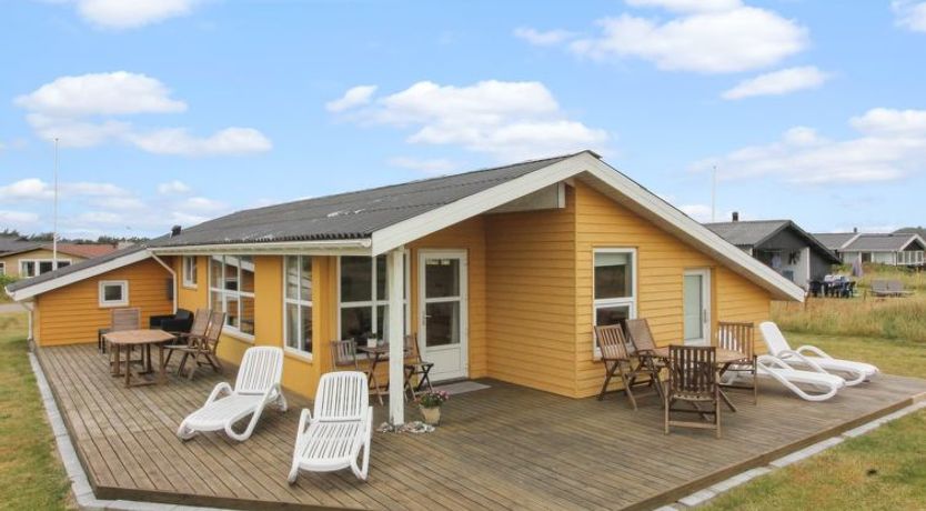 Photo of "Adelbert" - 400m from the sea