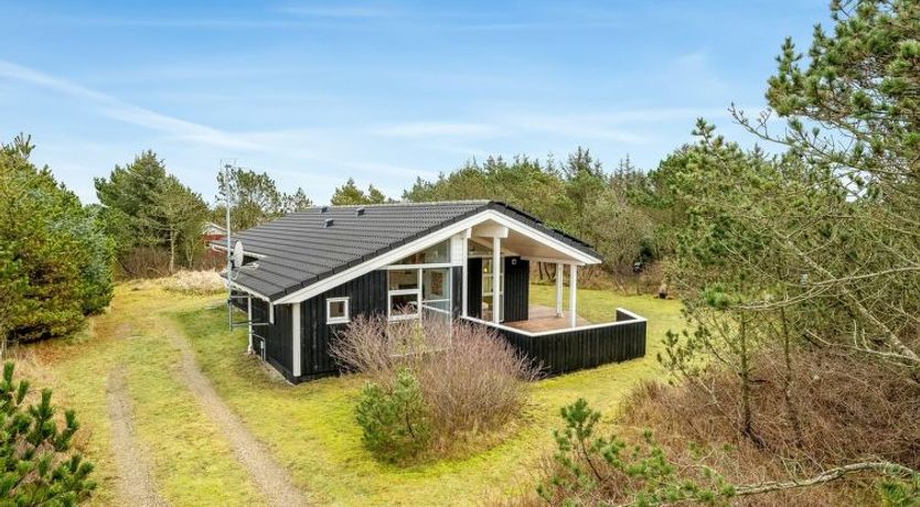 Photo of "Helen" - 500m to the fjord