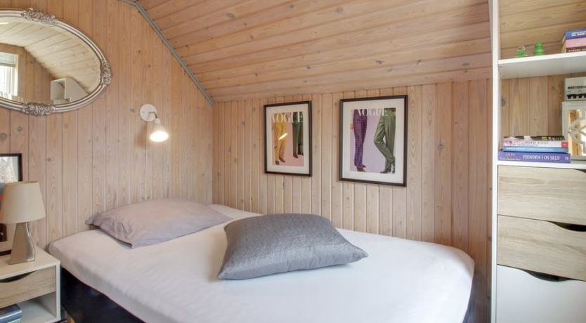 Photo of "Ellenor" - 300m to the fjord