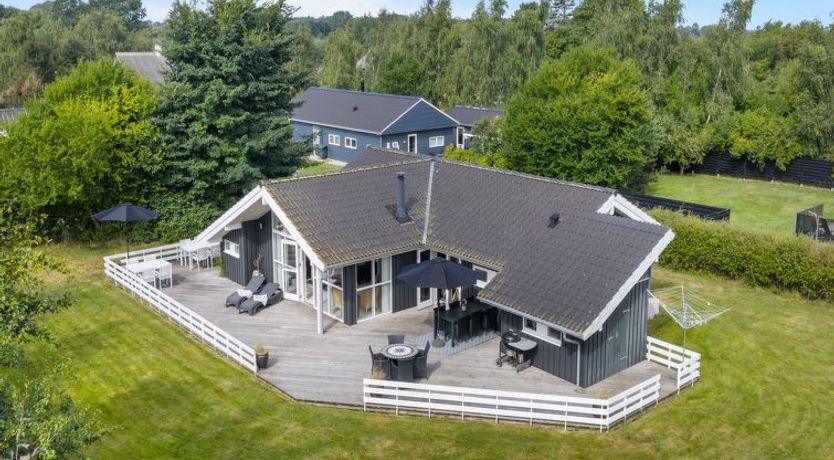 Photo of "Ønevus" - 550m from the sea