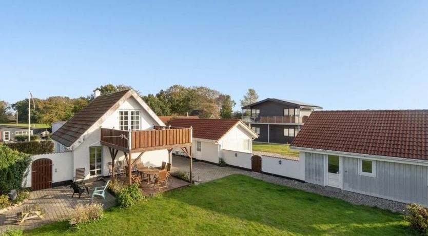 Photo of "Hethin" - 100m from the sea