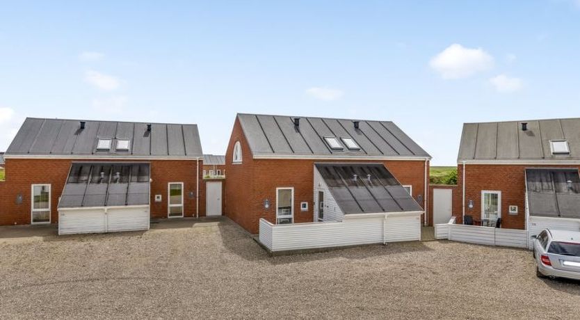 Photo of "Anelia" - 2.3km from the sea