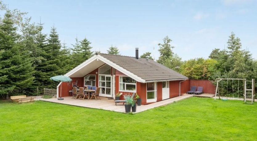 Photo of "Lyra" - 800m from the sea