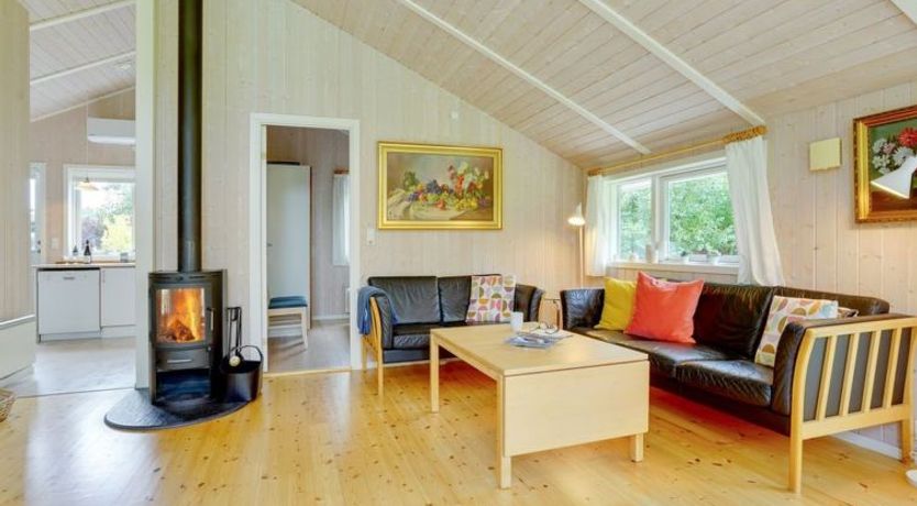 Photo of "Lyra" - 800m from the sea