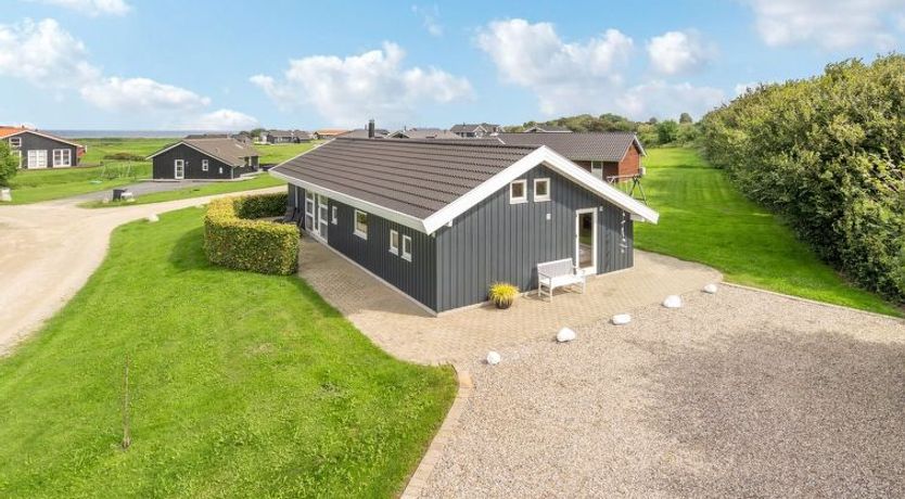 Photo of "Deline" - 250m from the sea