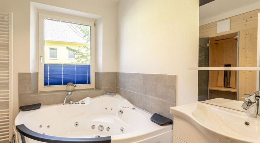 Photo of für 6 P. mit IR-Sauna & Sprudelwanne Apartment 41