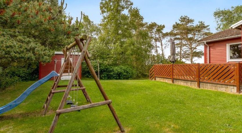 Photo of "Yanne" - 400m from the sea