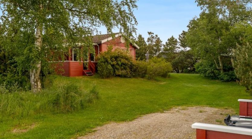 Photo of "Yanne" - 400m from the sea