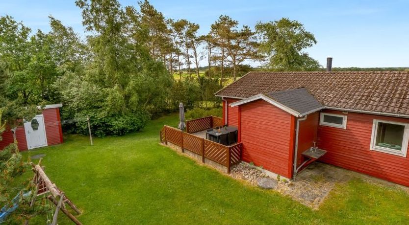 Photo of "Yanne" - 400m from the sea