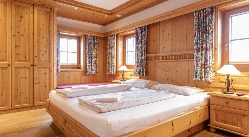 Photo of mit 4 Schlafzimmern Apartment 7