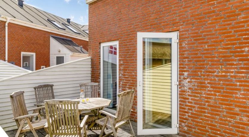 Photo of "Nils" - 2.3km from the sea