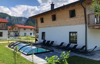 Bergblick mit Sauna und Sommer-Pool Holiday Home