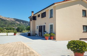 Marija Holiday Home