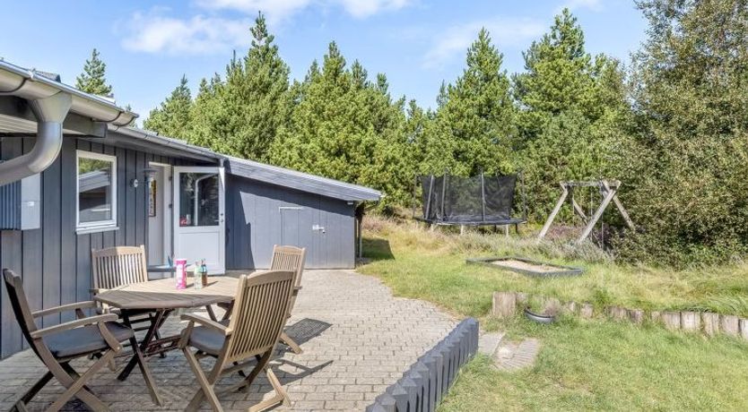 Photo of "Roald" - 2.2km from the sea