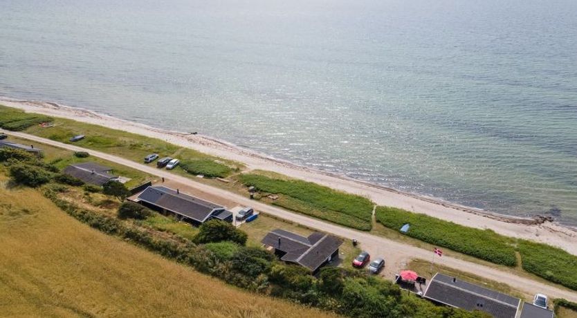 Photo of "Bertold" - 20m from the sea