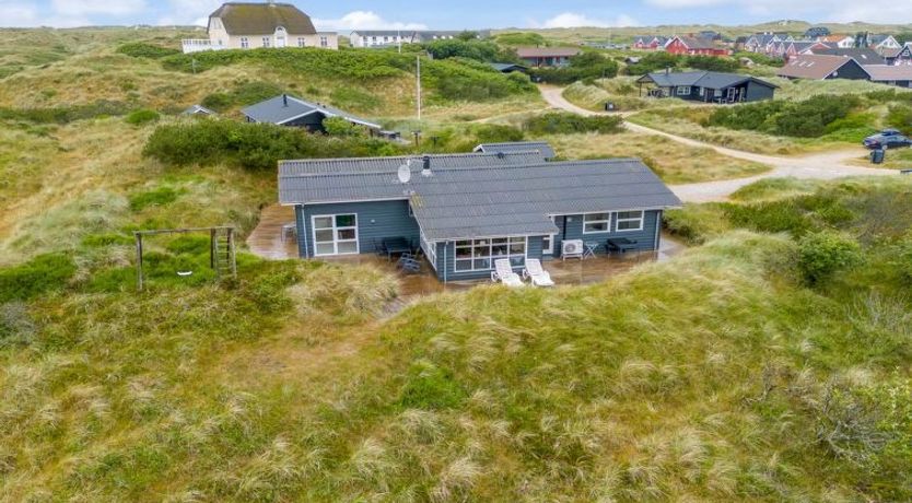 Photo of "Ottar" - 400m from the sea