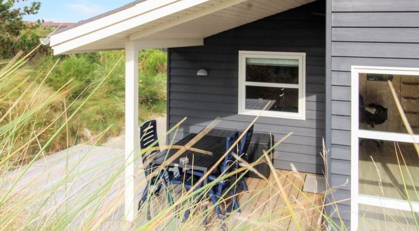 Photo of "Ottar" - 400m from the sea