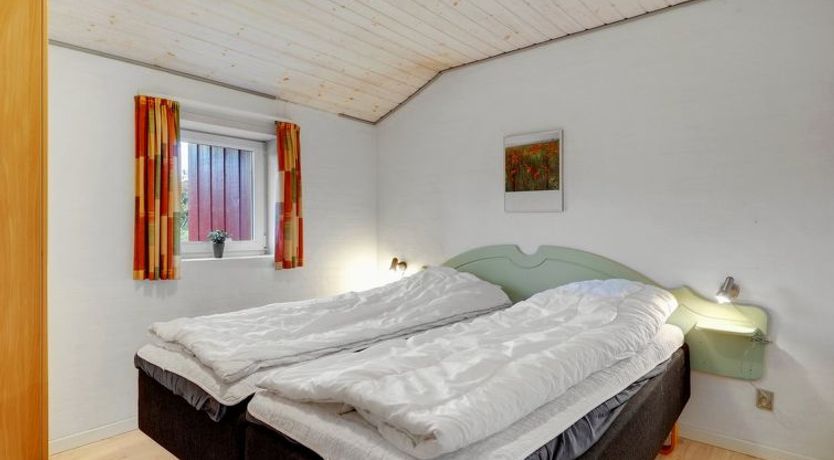 Photo of "Asdis" - 2.8km from the sea