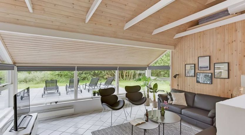 Photo of "Ellanor" - 1km from the sea