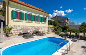 Petra (CKV250) Holiday Home