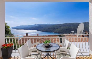 Katarina Apartment 2 Holiday Home