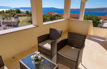 Nikol Apartment 4 Holiday Home
