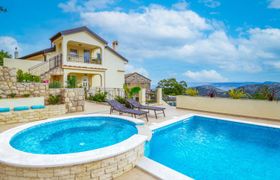 Villa Anna (CKV350) Holiday Home