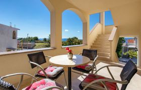 Nikol (CKV121) Apartment 2 Holiday Home