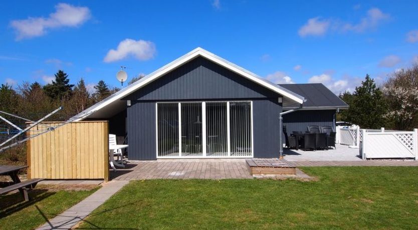 Photo of "Emmarenze" - 400m from the sea