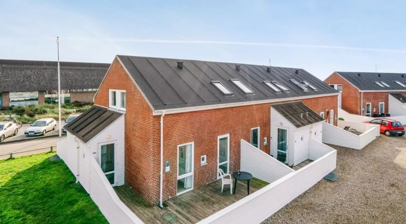 Photo of "Ginger" - 2.3km from the sea