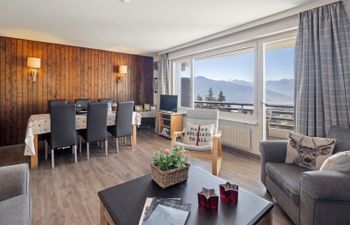 Cransalpin Apt. 11 / Secteur 1 Holiday Home