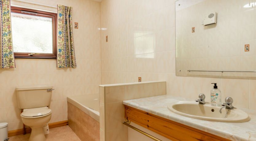 Photo of Achmony Secluded Westend Holiday Home 2