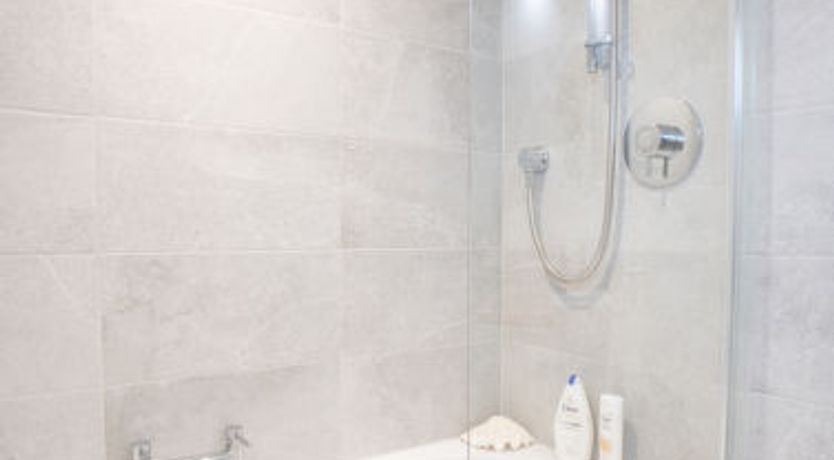 Photo of Loch Leven Lodge 25 East