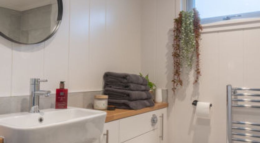 Photo of Loch Leven Lodge 25 East