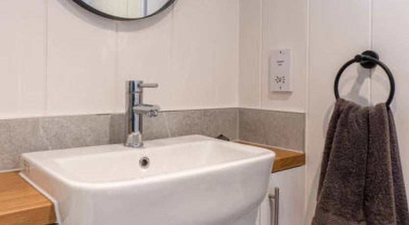 Photo of Loch Leven Lodge 25 East