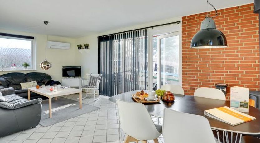 Photo of "Dværg" - 350m from the sea