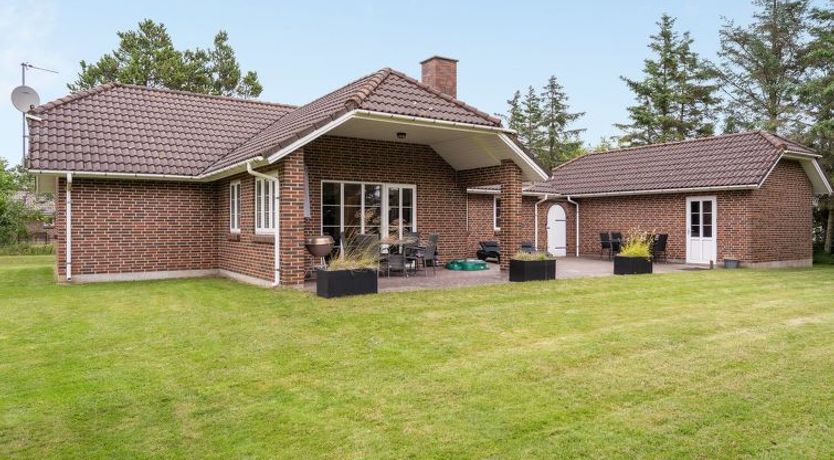 Photo of "Hjalmsvider" - 1km from the sea