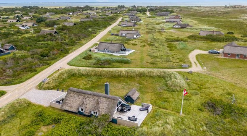 Photo of "Hen" - 400m from the sea