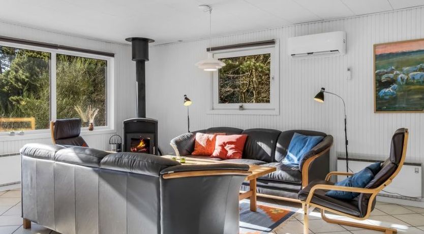 Photo of "Arnold" - 3.3km from the sea